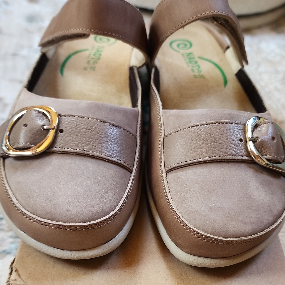 Naot Brown Mules Comfortable Slip-On Clogs - Picture 3 of 6